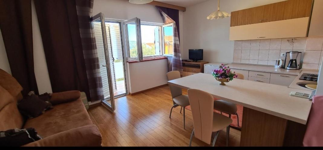 Apartmani Gizela Donji Seget Værelse billede